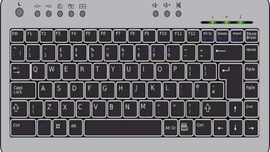 computer keyboard ke kaun se button per uska naam nahin hota